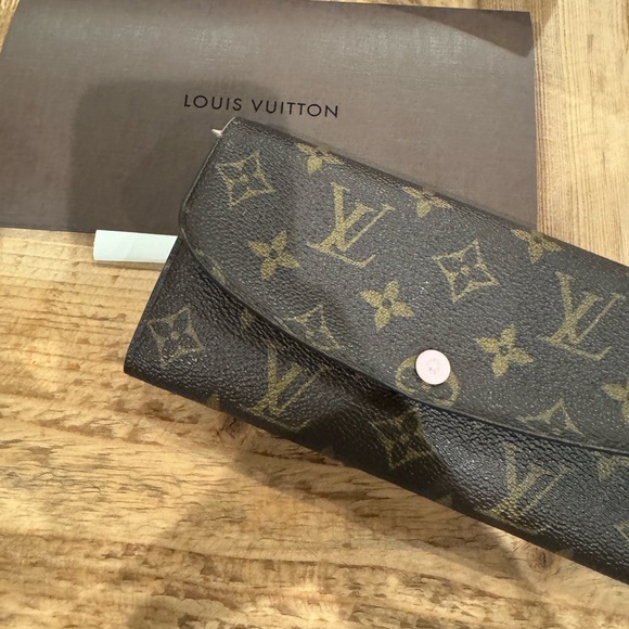 LV Sarah wallet - Picture 4 of 9